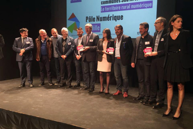 Les laureats 2016 avec au centre Constance Nebbula et Reynald Werquin