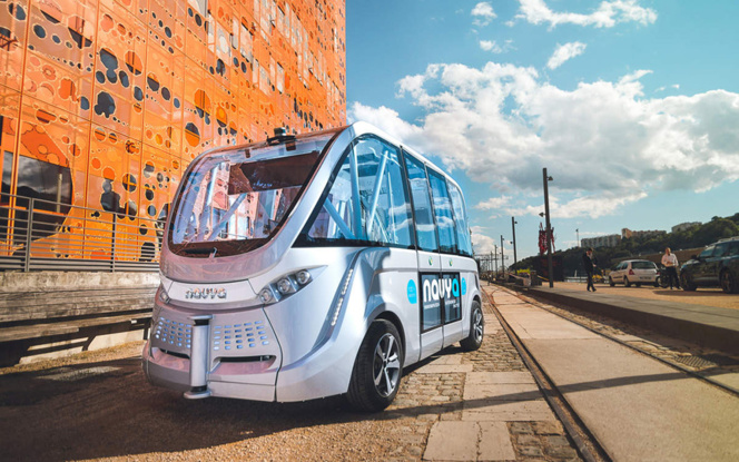 La navette électrique sans chauffeur de Navya dans le quartier Confluence à Lyon (Crédit photo Navya) La navette électrique sans chauffeur de Navya dans le quartier Confluence à Lyon (Crédit photo Navya)