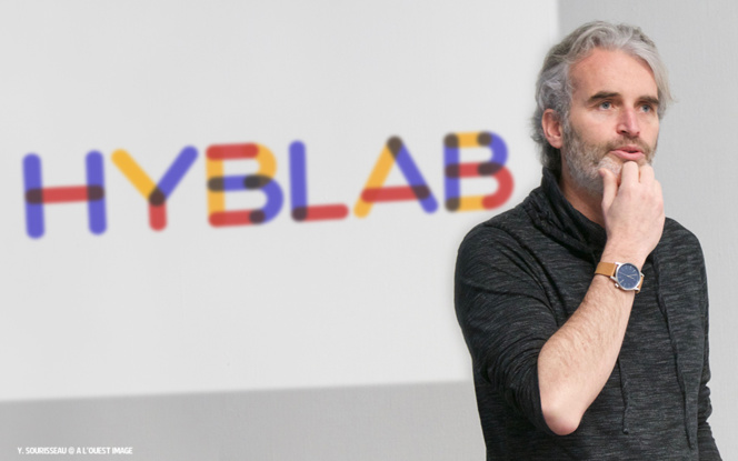 Julien Kostrèche, co-fondateur et co-directeur du cluster Ouest Medialab, lors de la présentation aux candidats potentiels, dernièrement à Angers