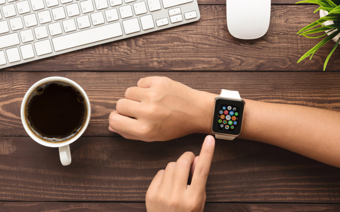 La montre connectée d'Apple, trop chère, peine à percer le marché des objets connectés La montre connectée d'Apple, trop chère, peine à percer le marché des objets connectés