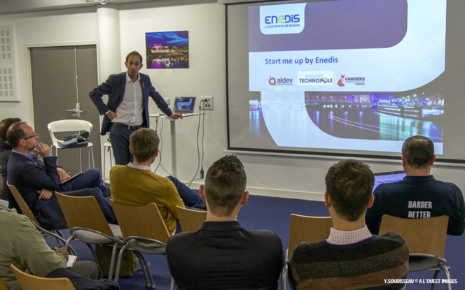Enedis a présenté son appel à projet à la Wise Factory d'Angers à un parterre de jeunes entreprises intéressées Enedis a présenté son appel à projet à la Wise Factory d'Angers à un parterre de jeunes entreprises intéressées