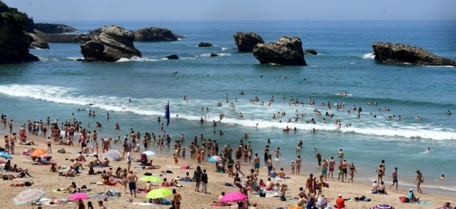 Orange accompagne les vacanciers 2017 vers un été connecté Orange accompagne les vacanciers 2017 vers un été connecté