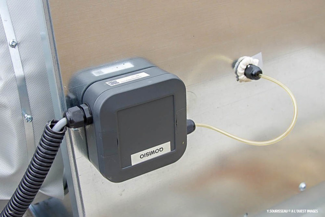 Un capteur Qowisio installé sur une centrale de ventilation. Un capteur Qowisio installé sur une centrale de ventilation.