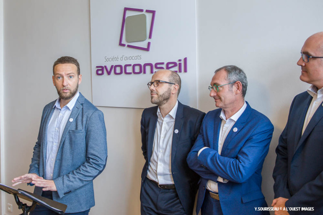 Arnaud Quilton (à gauche) prend en charge la spécialité numérique de la société Avoconseil