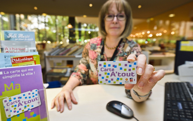 Les guichets "A'tout" sont ouverts à l'hôtel de Ville, dans les mairies de quartier, et dans la plupart des équipements municipaux. (Photo: Patrice Campion/Ville d'Angers) Les guichets "A'tout" sont ouverts à l'hôtel de Ville, dans les mairies de quartier, et dans la plupart des équipements municipaux. (Photo: Patrice Campion/Ville d'Angers)