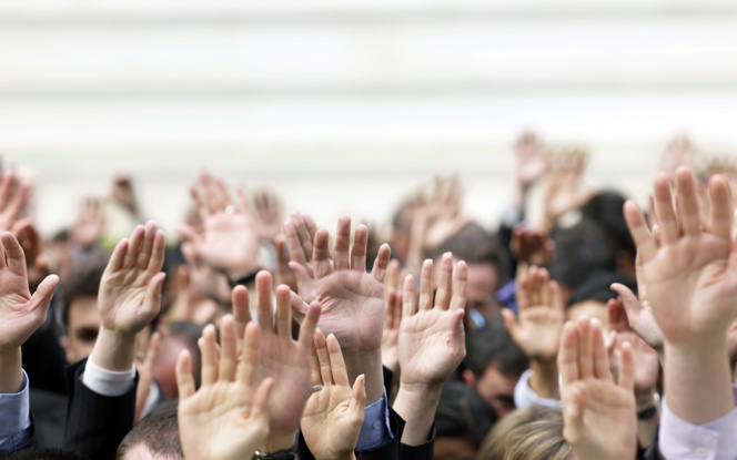 des citoyens cherchent à s'engager à leur niveau, pour améliorer la chose publique, sans pour autant que leur engagement ait une connotation politique. (photo Démocratie vivante)