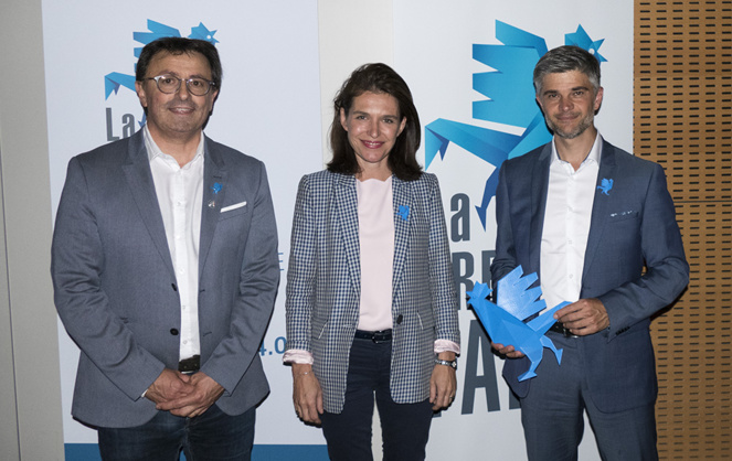 De gauche à droite : Eric Grellier, président de la CCI, Christelle Morançais, présidente de la région des Pays de la Loire et Yann Jaubert, président d'ALFI Technologies