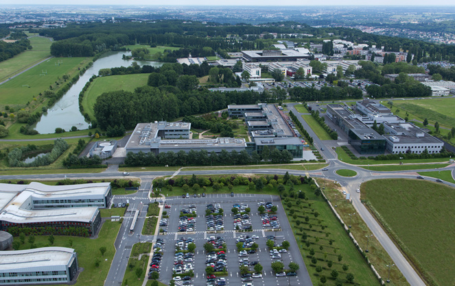Vue aérienne du campus Paris-Saclay et plus particulièrement de l’Ecole polytechnique de Palaiseau (Collections École Polytechnique / Photo Jérémy Barande) Vue aérienne du campus Paris-Saclay et plus particulièrement de l’Ecole polytechnique de Palaiseau (Collections École Polytechnique / Photo Jérémy Barande)