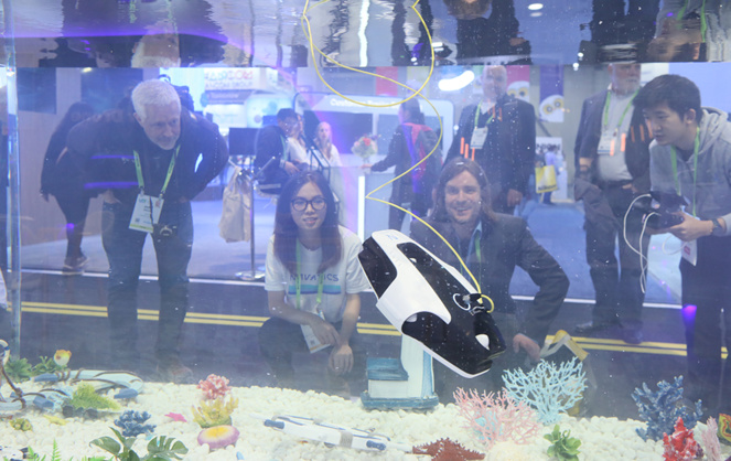 Le CES de Las Vegas permet a bon nombre d'entreprises et notamment le startups de présenter les projets les plus fous, à l'exemple de ce drone sous-marin (Photo CES Media) Le CES de Las Vegas permet a bon nombre d'entreprises et notamment le startups de présenter les projets les plus fous, à l'exemple de ce drone sous-marin (Photo CES Media)