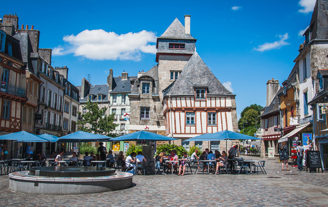 Le centre-ville de Quimper, chef lieu du département du Finistère (Photo Adobe Stock)