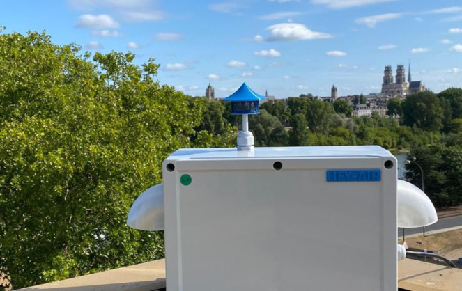 Le capteur de Lify Air, installé sur le toit d'un ensemble immobilier (photo Lify Air)