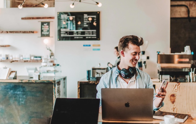 Les étudiants peuvent gagner en expérience grâce à un statut spécifique (source : Unsplash)