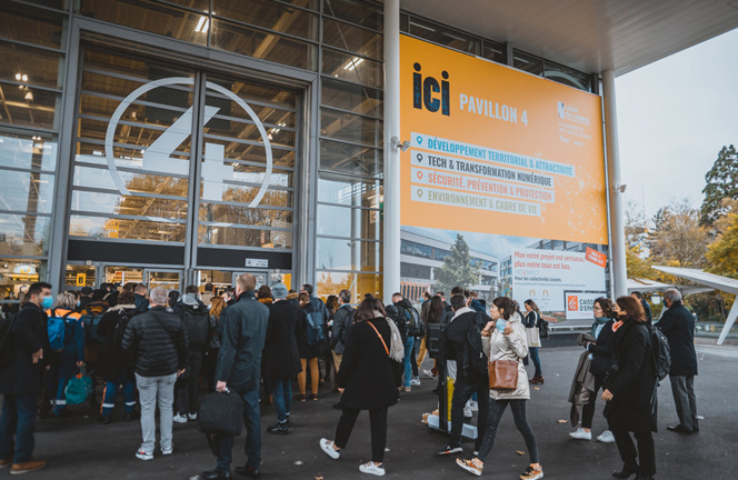 Comme d'habitude, il y avait foule aux entrées des pavillons du parc des expositions de la Porte de Versailles à Paris (photo AMF 2021)