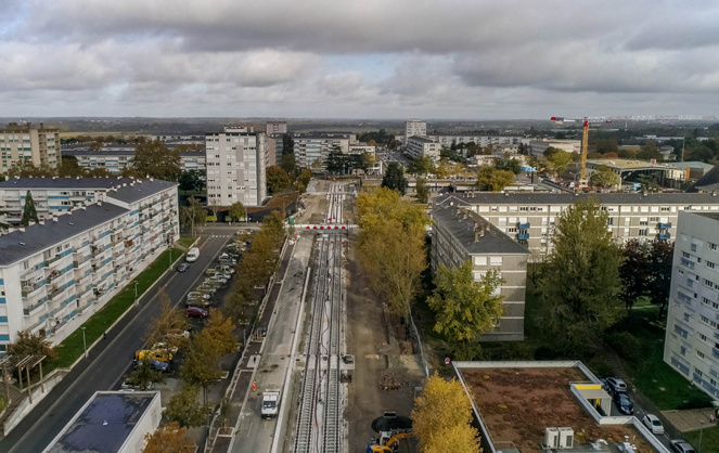 Le quartier de Monplaisir, en cours de rénovation urbaine, va bénéficier du 5eme réseau de chaleur d'Angers (photo drone A l'Ouest Images)