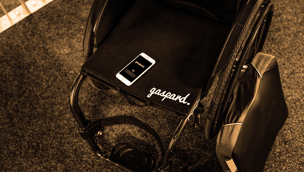 Le tapis Gaspard et le coussin anti-escarres sur le coté du fauteuil (photo MisterGaspard)