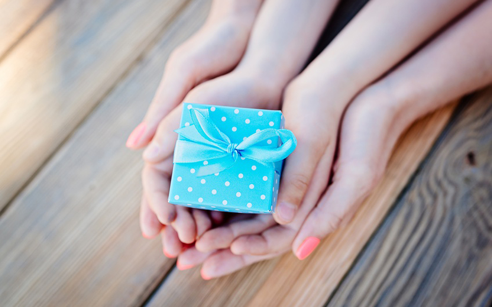 La fête des mères, une fête commerciale, mais un réel moment d'attention (Photo © Daniel Jędzura) La fête des mères, une fête commerciale, mais un réel moment d'attention (Photo © Daniel Jędzura)