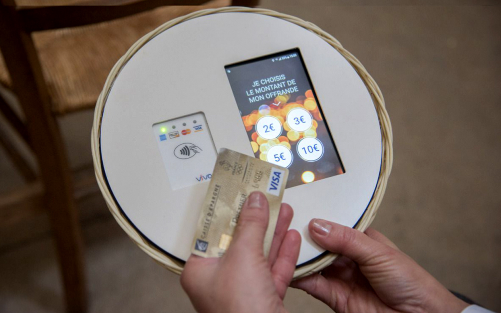 Une corbeille connectée pour le paiement sans contact (Photo Le Parisien) Une corbeille connectée pour le paiement sans contact (Photo Le Parisien)
