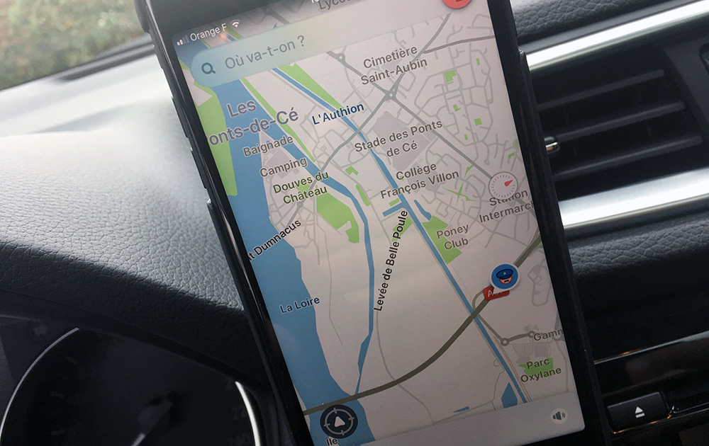 L'application Wase en service dans une automobile L'application Wase en service dans une automobile