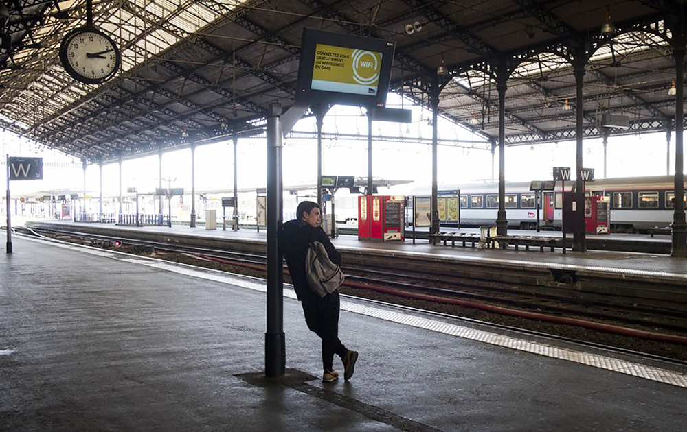 Des gares parfois vides ou des trains en retard, le covoiturage urbain s'impose comme une alternative crédible (Photo Les Echos)