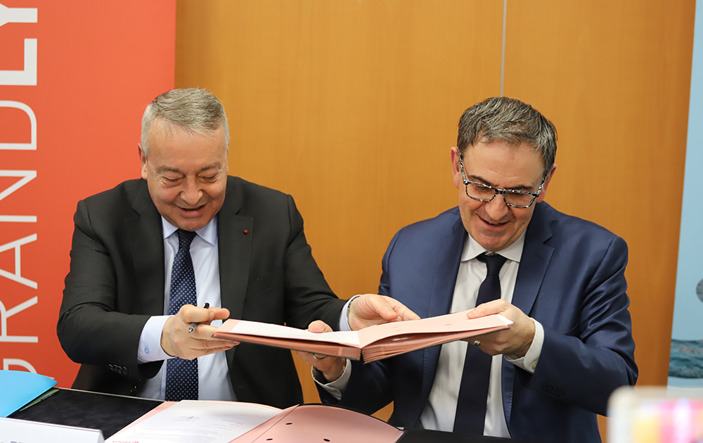 Signature de l'accord-cadre entre Veolia et la Métropole de Lyon - LyonMag