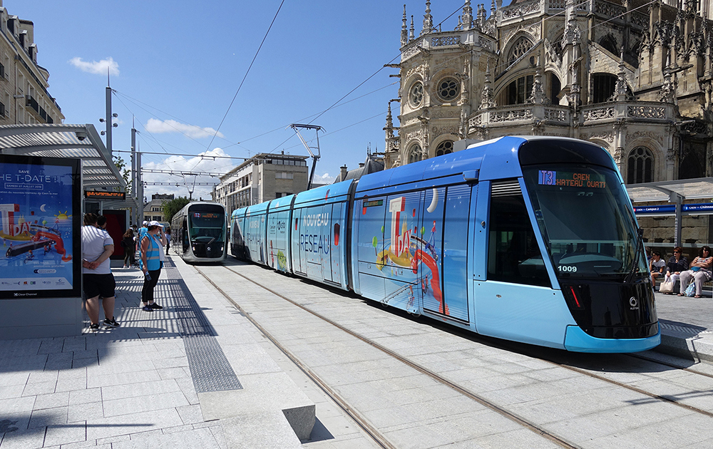 Le nouveau tram de Caen la Mer, mis en service le 27 juillet dernier (photo ErebosSan) Le nouveau tram de Caen la Mer, mis en service le 27 juillet dernier (photo ErebosSan)
