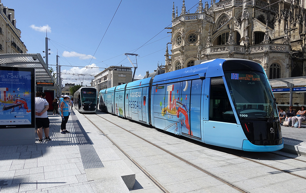 Le nouveau tram de Caen la Mer, mis en service le 27 juillet dernier (photo ErebosSan)
