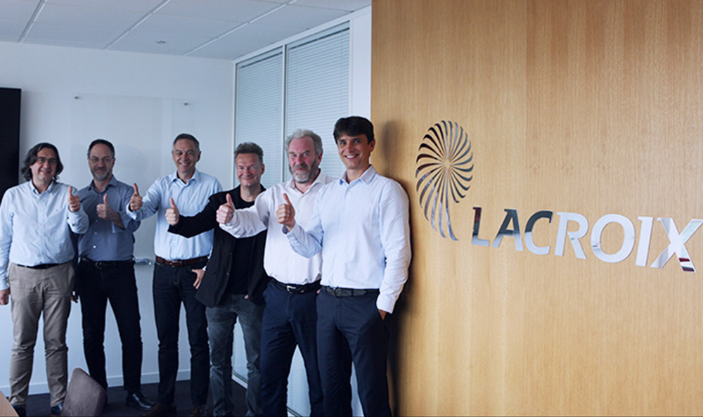 Les responsables de Lacroix Group lors de l'acquisition d'eSoftThings (Photo Lacroix Group)