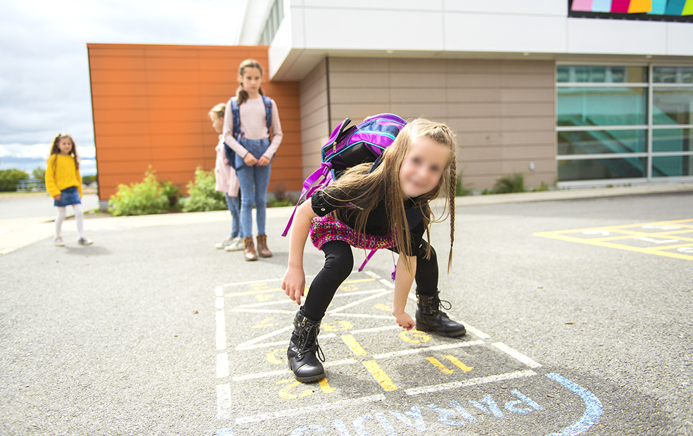 Les enfants sont les plus affectés par la pollution de l'air en zone urbaine. Il y a donc lieu de les protéger. (Photo Adobe Stock) Les enfants sont les plus affectés par la pollution de l'air en zone urbaine. Il y a donc lieu de les protéger. (Photo Adobe Stock)