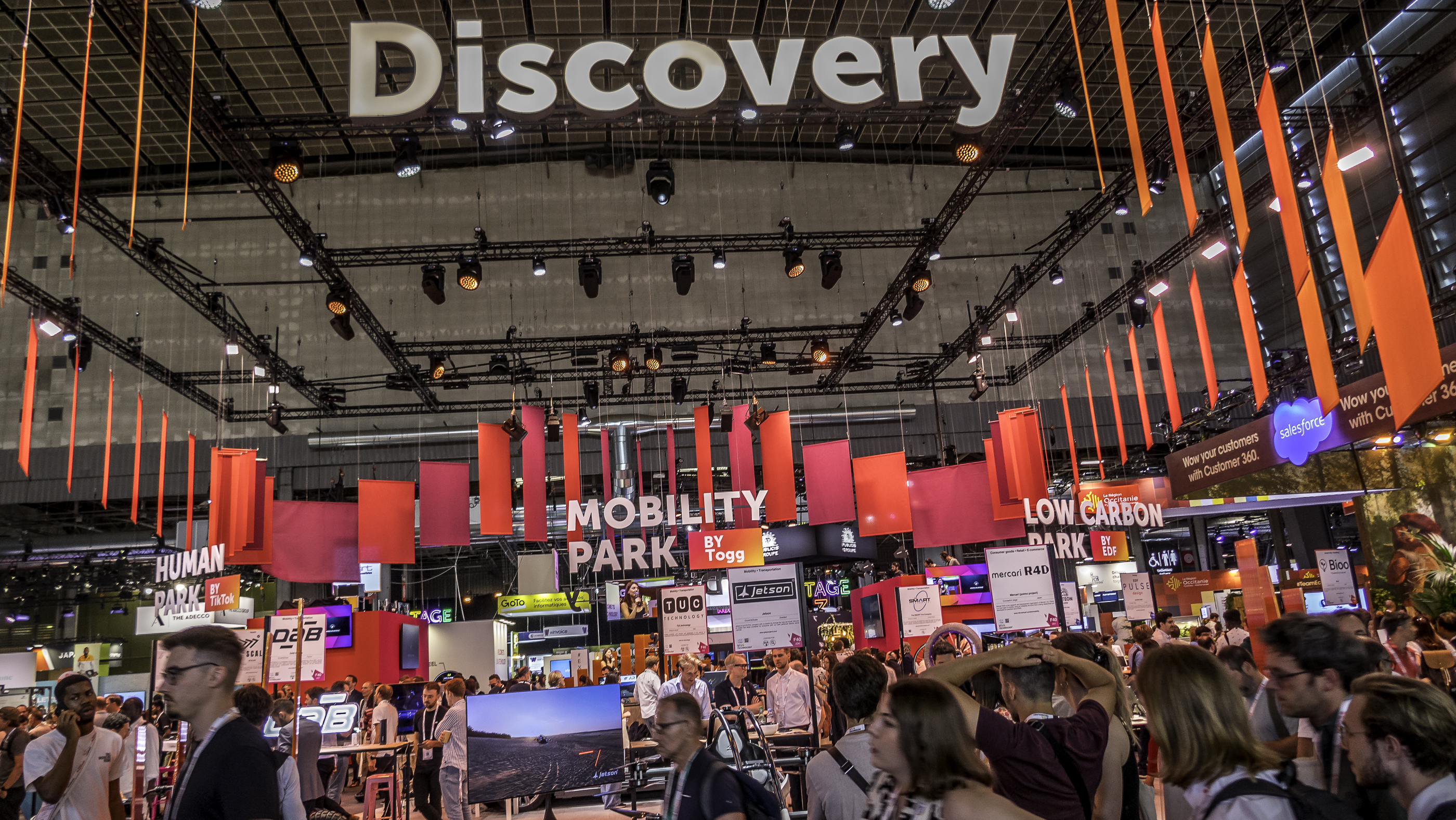 La foule dans les allées de VivaTech 2022 La foule dans les allées de VivaTech 2022