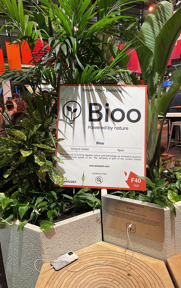 Bioo : charger son téléphone avec la terre (photo JN) Bioo : charger son téléphone avec la terre (photo JN)