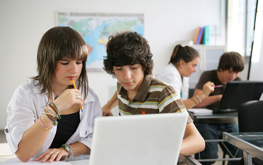 Un dispositif relié à un Cloud départemental qui favorisera l'enseignement dans les collèges de l'Allier (photo d'illustration Adobe Stock)