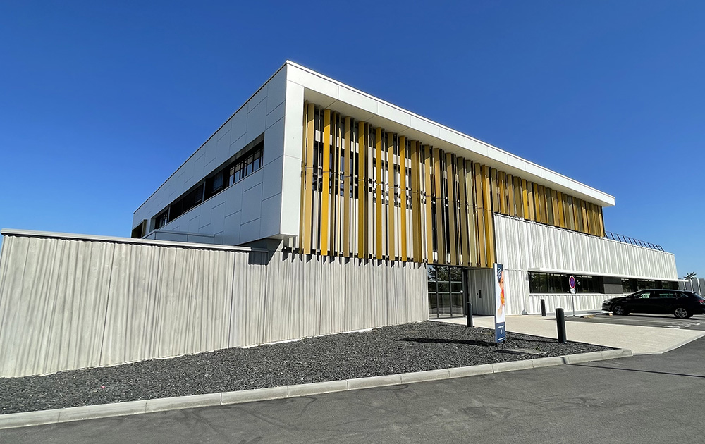 La façade de la nouvelle cuisine centrale Papillote et Compagnie à Angers