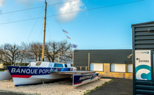 Angers : Un trimaran transformé en salle de réunion insolite Angers : Un trimaran transformé en salle de réunion insolite