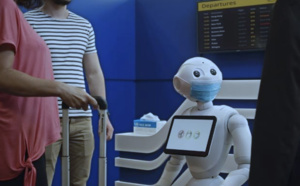 Le robot humanoïde Pepper veille au port du masque Le robot humanoïde Pepper veille au port du masque