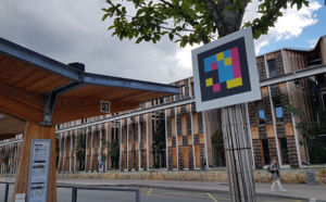 Navilens : une technologie destinée aux déficients visuels, expérimentée à Versailles Navilens : une technologie destinée aux déficients visuels, expérimentée à Versailles